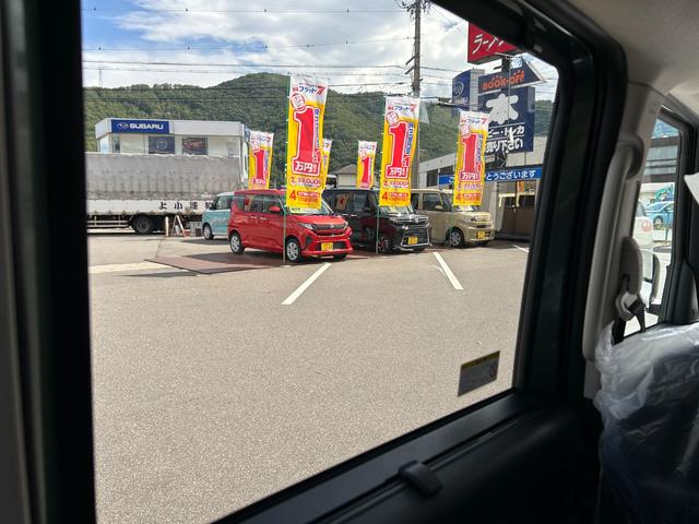 デリカミニ Ｔ　プレミアム　リミテッドエディション　届出済未使用車　４ＷＤ　ＣＶＴ　全周囲カメラ　両側電動スライドドア　クリアランスソナー　オートクルーズコントロール　衝突被害軽減システム　オートライト　ＬＥＤヘッドランプ　ヘッドライトウォッシャー（62枚目）