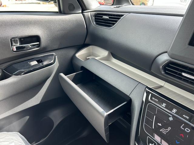 デリカミニ Ｔ　プレミアム　リミテッドエディション　届出済未使用車　４ＷＤ　ＣＶＴ　全周囲カメラ　両側電動スライドドア　クリアランスソナー　オートクルーズコントロール　衝突被害軽減システム　オートライト　ＬＥＤヘッドランプ　ヘッドライトウォッシャー（67枚目）