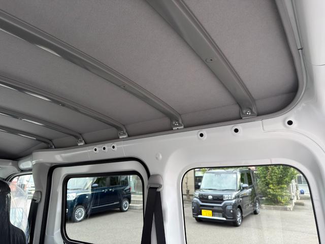 ハイゼットカーゴ ＤＸ　届出済未使用車　４ＷＤ　ＣＶＴ　衝突被害軽減システム　クリアランスソナー　両側スライドドア　キーレスエントリー　アイドリングストップ　オートライト　ＥＳＣ　エアコン　パワーステアリング（39枚目）