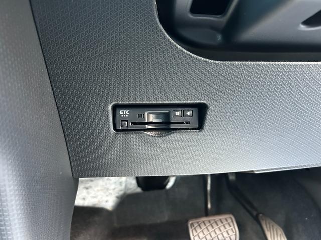 タント カスタムＸリミテッド　届出済未使用車　４ＷＤ　ＣＶＴ　ＥＴＣ　バックカメラ　両側電動スライドドア　クリアランスソナー　オートクルーズコントロール　レーンアシスト　衝突被害軽減システム　オートライト　ＬＥＤヘッドランプ（14枚目）