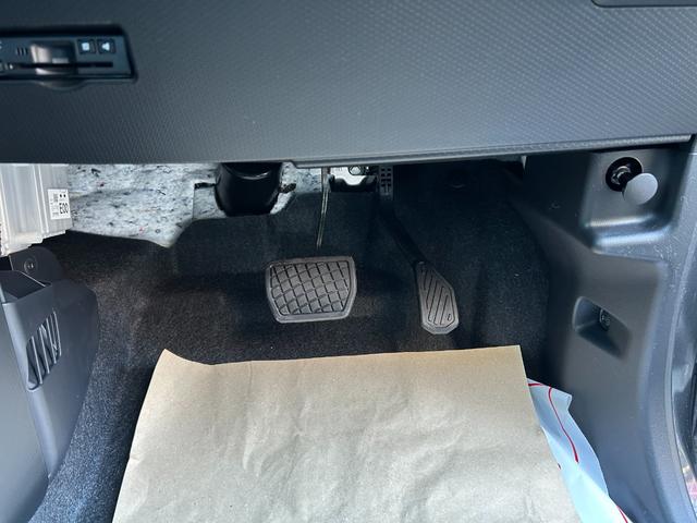 タント カスタムＸリミテッド　届出済未使用車　４ＷＤ　ＣＶＴ　ＥＴＣ　バックカメラ　両側電動スライドドア　クリアランスソナー　オートクルーズコントロール　レーンアシスト　衝突被害軽減システム　オートライト　ＬＥＤヘッドランプ（37枚目）