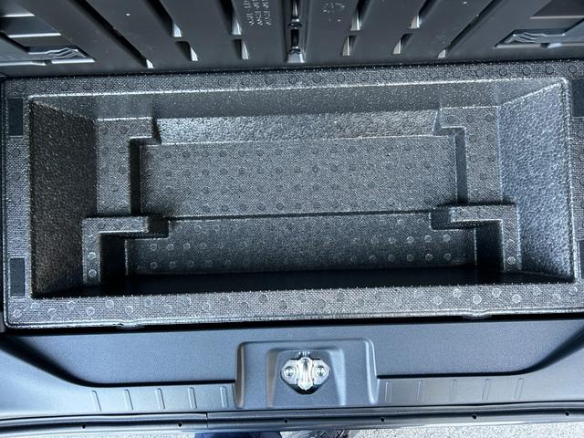 タント カスタムＸリミテッド　届出済未使用車　４ＷＤ　ＣＶＴ　ＥＴＣ　バックカメラ　両側電動スライドドア　クリアランスソナー　オートクルーズコントロール　レーンアシスト　衝突被害軽減システム　オートライト　ＬＥＤヘッドランプ（56枚目）