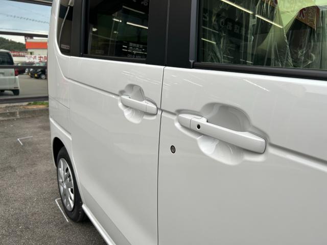 Ｎ－ＢＯＸ ベースグレード　届出済未使用車　ＣＶＴ　バックカメラ　両側スライド・片側電動　クリアランスソナー　オートクルーズコントロール　レーンアシスト　衝突被害軽減システム　オートライト　ＬＥＤヘッドランプ　スマートキー（37枚目）