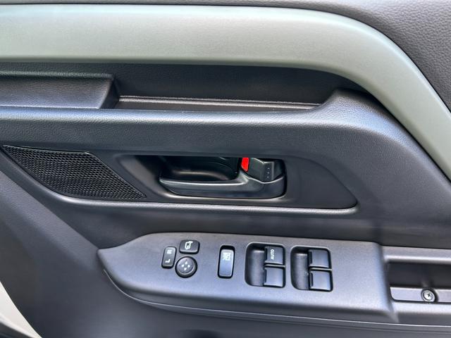 スペーシアギア ハイブリッドＸＺ　届出済未使用車　４ＷＤ　ＣＶＴ　両側電動スライドドア　クリアランスソナー　オートクルーズコントロール　レーンアシスト　衝突被害軽減システム　オートライト　ＬＥＤヘッドランプ　ヘッドライトウォッシャー（17枚目）