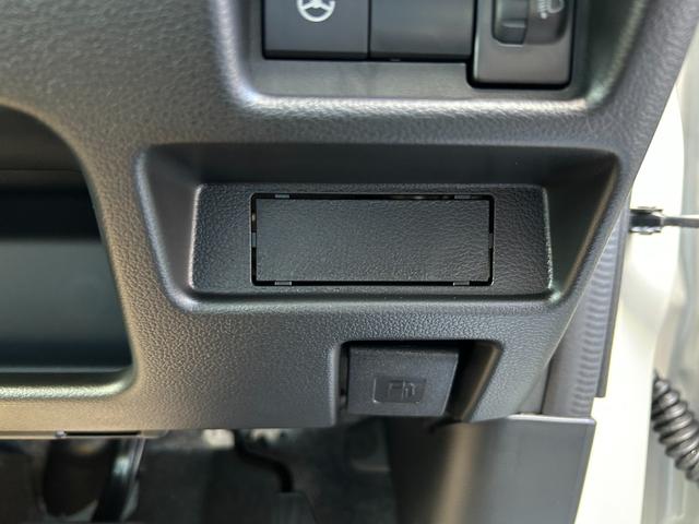 スペーシアギア ハイブリッドＸＺ　届出済未使用車　４ＷＤ　ＣＶＴ　両側電動スライドドア　クリアランスソナー　オートクルーズコントロール　レーンアシスト　衝突被害軽減システム　オートライト　ＬＥＤヘッドランプ　ヘッドライトウォッシャー（50枚目）