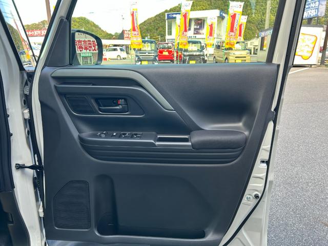スペーシアギア ハイブリッドＸＺ　届出済未使用車　４ＷＤ　ＣＶＴ　両側電動スライドドア　クリアランスソナー　オートクルーズコントロール　レーンアシスト　衝突被害軽減システム　オートライト　ＬＥＤヘッドランプ　ヘッドライトウォッシャー（69枚目）