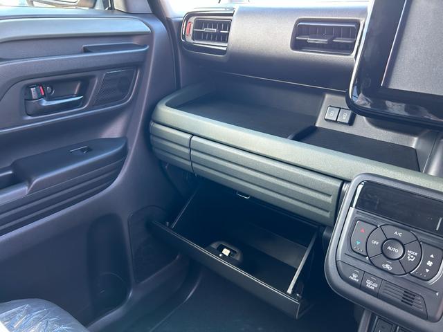 スペーシアギア ハイブリッドＸＺ　届出済未使用車　４ＷＤ　ＣＶＴ　両側電動スライドドア　クリアランスソナー　オートクルーズコントロール　レーンアシスト　衝突被害軽減システム　オートライト　ＬＥＤヘッドランプ　ヘッドライトウォッシャー（67枚目）