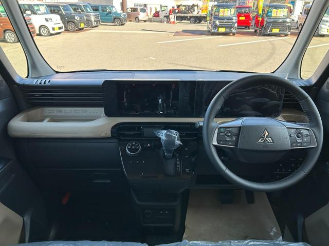 デリカミニ Ｔ　プレミアム　届出済未使用車　４ＷＤ　ＣＶＴ　バックカメラ　両側電動スライドドア　クリアランスソナー　オートクルーズコントロール　レーンアシスト　衝突被害軽減システム　オートマチックハイビーム　ＬＥＤヘッドランプ（8枚目）