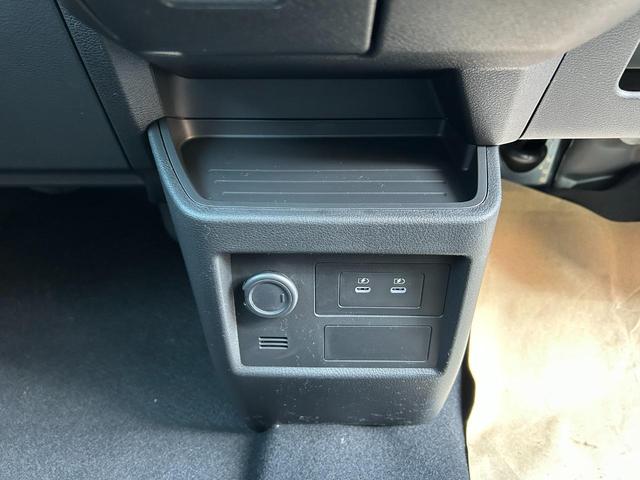 デリカミニ Ｔ　プレミアム　届出済未使用車　４ＷＤ　ＣＶＴ　バックカメラ　両側電動スライドドア　クリアランスソナー　オートクルーズコントロール　レーンアシスト　衝突被害軽減システム　オートマチックハイビーム　ＬＥＤヘッドランプ（62枚目）