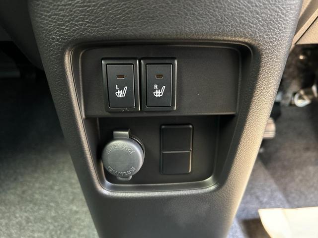 冬場や夏場はシートの心地が優れませんよね。上記のような課題をシートヒーターが解決します。どんなときでも快適にドライブが楽しめますね。