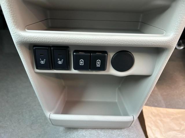 アルトラパン Ｇ　届出済未使用車　４ＷＤ　ＣＶＴ　クリアランスソナー　レーンアシスト　衝突被害軽減システム　スマートキー　アイドリングストップ　シートヒーター　ベンチシート　盗難防止システム　ＥＳＣ　衝突安全ボディ（12枚目）