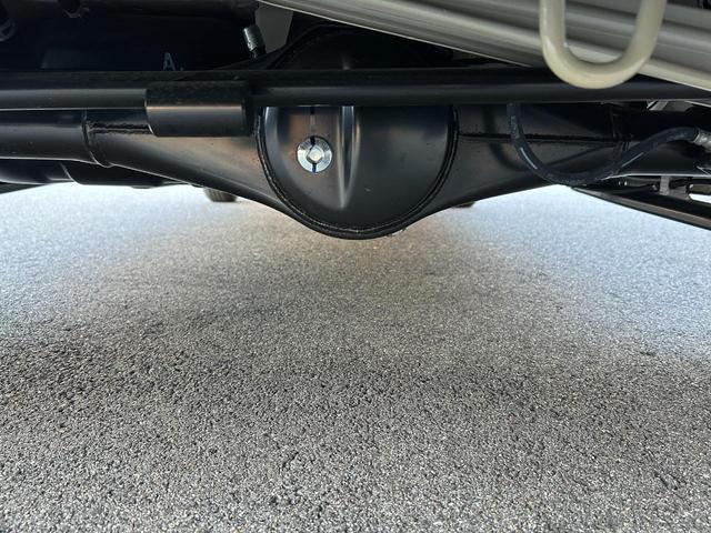 アルトラパン Ｇ　届出済未使用車　４ＷＤ　ＣＶＴ　クリアランスソナー　レーンアシスト　衝突被害軽減システム　スマートキー　アイドリングストップ　シートヒーター　ベンチシート　盗難防止システム　ＥＳＣ　衝突安全ボディ（57枚目）