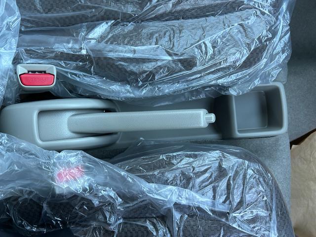 エブリイ ジョインターボ 届出済未使用車 4WD CVT 衝突被害軽減システム クリアランスソナー レーンアシスト 両側スライドドア スマートキー アイドリングストップ 電動格納ミラー シートヒーター LEDヘッドランプ(61枚目)