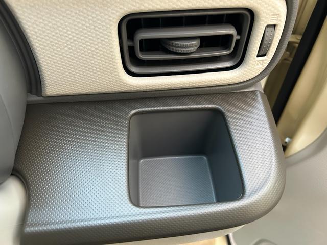 アルトラパン G 届出済未使用車 4WD CVT クリアランスソナー レーンアシスト 衝突被害軽減システム オートライト スマートキー アイドリングストップ 電動格納ミラー シートヒーター ベンチシート(52枚目)