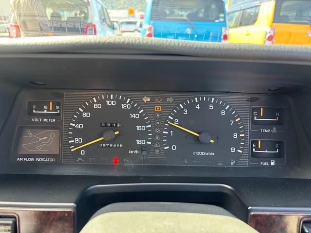 デボネアＶ ロイヤル　Ｖ６　３．０　ＤＯＨＣ　オートマ　走行９７５００Ｋｍ台　パワーシート　ウッドパネル　車検整備付ｃ　１５インチアルミホイール（16枚目）