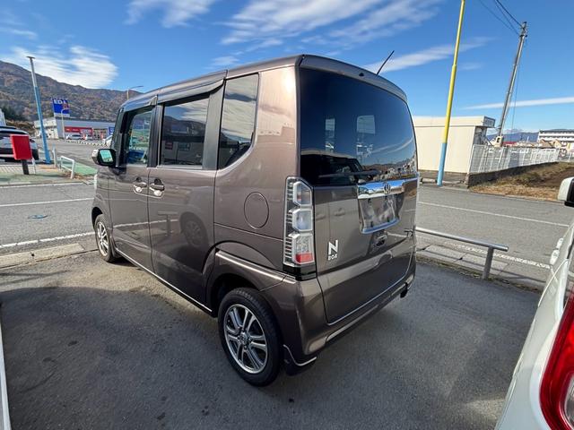 N-BOX G・ターボパッケージ 4WD オリジナル8整備付 後席フリップダウンモニター 両側電動スライドドア 純正メモリーナビ 地デジTV バックカメラ ETC車載器 プッシュスタート スマートキー HIDヘッドライト(4枚目)