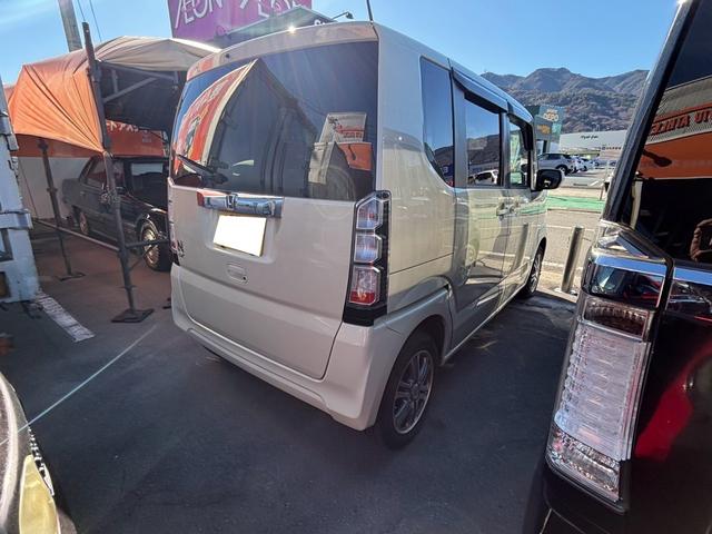 N-BOX G・Lパッケージ 4WD オリジナル8整備付 プッシュスタート スマートキー 助手席側電動スライドドア 車検令和8年12月 ステアリングスイッチ 純正CDオーディオ 純正14インチアルミホイール(4枚目)