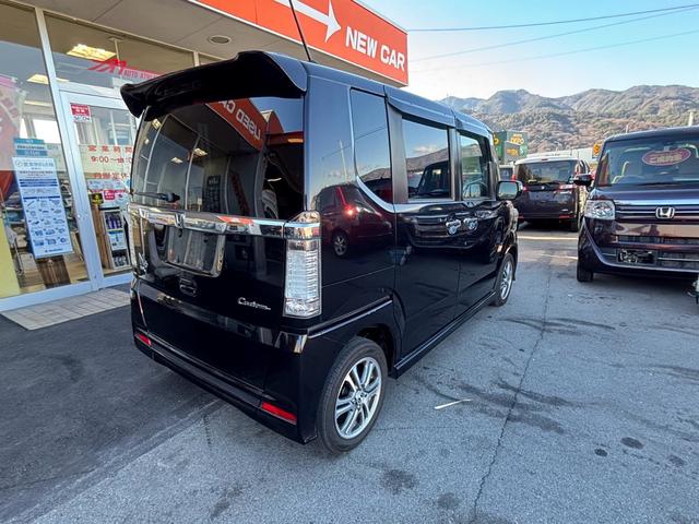 N-BOXカスタム G・ターボパッケージ 4WD オリジナル8整備付 後席フリップダウンモニター メモリーナビ フルセグTV Bluetooth バックカメラ ETC車載器 両側電動スライドドア プッシュスタート スマートキー(6枚目)