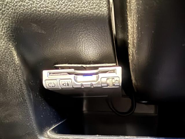 N-BOXカスタム G・ターボパッケージ 4WD オリジナル8整備付 後席フリップダウンモニター メモリーナビ フルセグTV Bluetooth バックカメラ ETC車載器 両側電動スライドドア プッシュスタート スマートキー(22枚目)