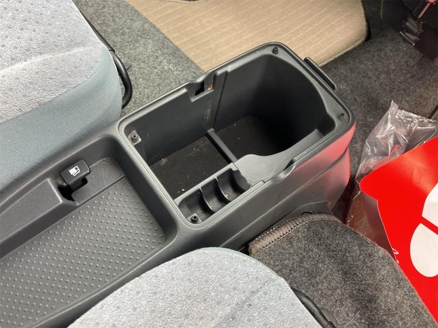 エブリイワゴン ジョイポップターボＰＺ　４ＷＤ　タイミングチェーン　タイヤ新品　リヤヒーター付き　ＣＤ／ラジオ　両側スライドドア　ＥＴＣ　キーレス　シガーライター　下まわり防錆塗装　フロアマット新品　バッテリー新品交換　車検整備付き（44枚目）