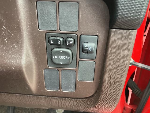 パッソ Ｘ　クツロギ　キーフリーシステム　スマートキー　ＣＤオーディオ　社外１４インチアルミホイール　車検令和８年４月　走行７９０００Ｋｍ台　リアワイパー　ＣＶＴ（33枚目）