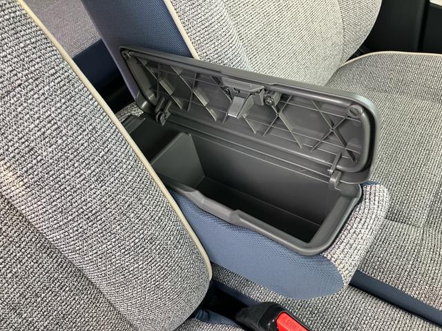 ムーヴキャンバス ストライプスＧターボ　４ＷＤ　ワンオーナー　禁煙車　プッシュスタート　クルーズコントロール　両側電動スライドドア　シートヒーター　バックカメラ　オートマチックハイビーム　オートブレーキホールド機能　電動パーキングブレーキ（46枚目）