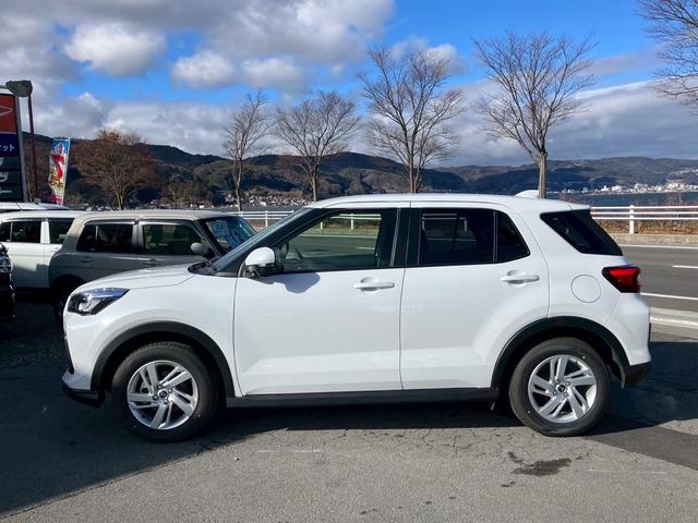 ロッキー Ｘ　４ＷＤ　レーンアシスト　クリアランスソナー　ＬＥＤヘッドランプ　オートライト　シートヒーター　横滑り防止　アイドリングストップ　盗難防止　電動格納ドアミラー　車検令和１０年５月まで（7枚目）