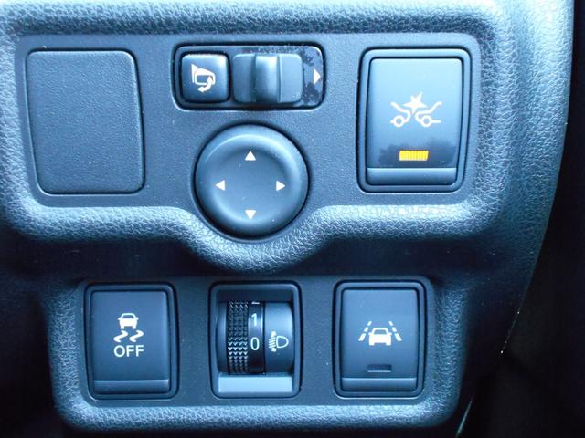 ノート Ｘ　ＦＯＵＲ　Ｖセレクション＋セーフティ　ナビ　フルセグＴＶ　Ｂカメラ　アラウンドビュー　ＥＴＣ　車線逸脱警報　エマージェンシーブレーキ（15枚目）