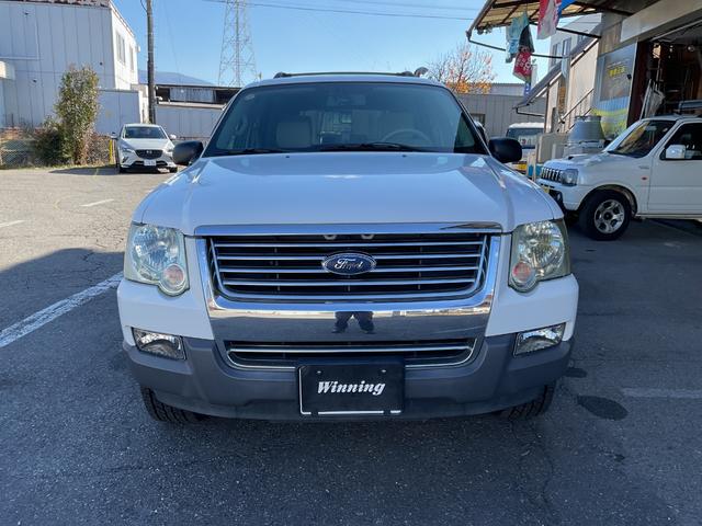 エクスプローラー ＸＬＴ　７人乗り４ＷＤ左ハンドル（2枚目）