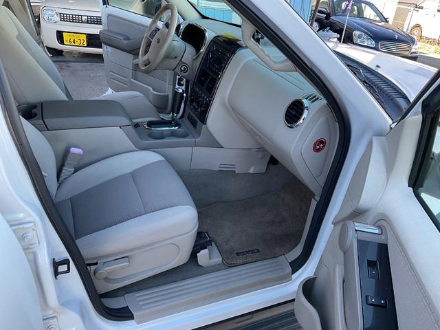 エクスプローラー ＸＬＴ　７人乗り４ＷＤ左ハンドル（12枚目）