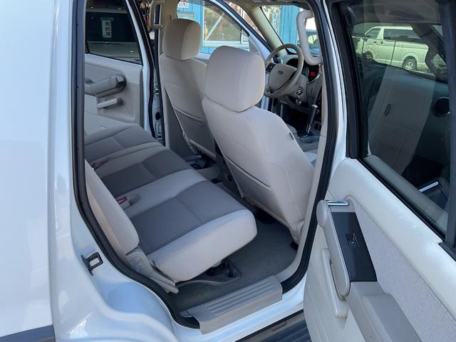 エクスプローラー ＸＬＴ　７人乗り４ＷＤ左ハンドル（13枚目）