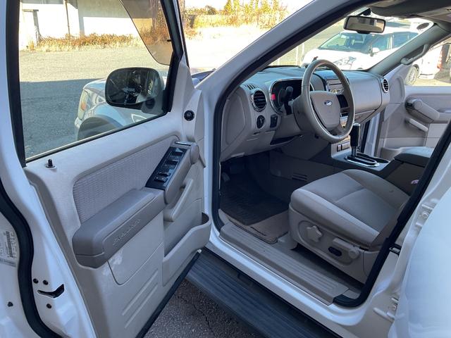 エクスプローラー ＸＬＴ　７人乗り４ＷＤ左ハンドル（17枚目）