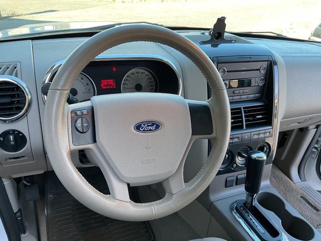 エクスプローラー ＸＬＴ　７人乗り４ＷＤ左ハンドル（20枚目）