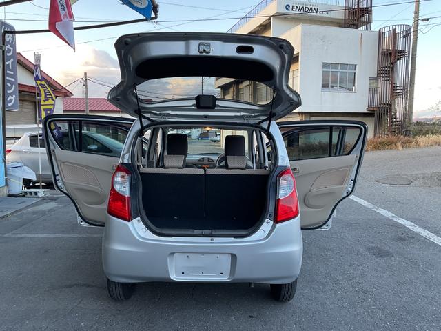 愛車の自動車保険もお任せください。事故対応万全です。板金塗装も当店で行っておりますので、もしもの時もすべてご対応できます。