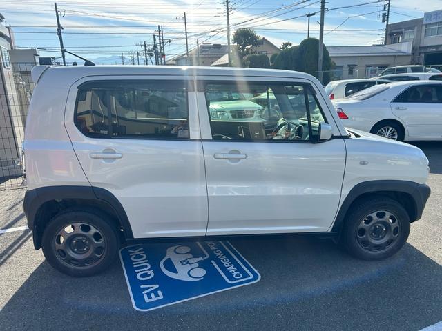 ハスラー Ｇ　セキュリティー　アイドリング　運転席側シートヒーター　フルフラットシート　フルタイム４ＷＤ　キーレスエントリーシステム　パワーウィンドウ　Ｗエアバック　パワーステアリング　エアコン　衝突安全ボディ（8枚目）