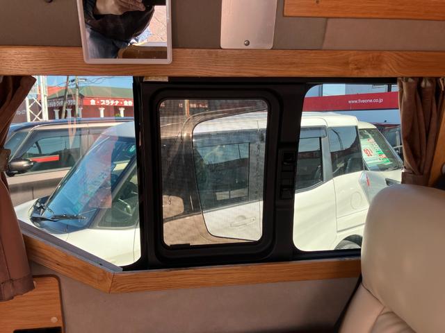 NV350キャラバンバン スーパーロングワイドDXターボ 4WD KatoMotor製J2デッキ 8人乗り ベッド シンク コンロ 冷蔵庫 電子レンジ ソーラーパネル FFヒーター(44枚目)