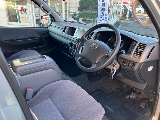 ハイエースワゴン GL 4WD 10人乗り 純正地デジDVDナビTV&バックカメラ イージークローズスライドドア ETC リヤファン&クーラー 社外15インチアルミ(8枚目)