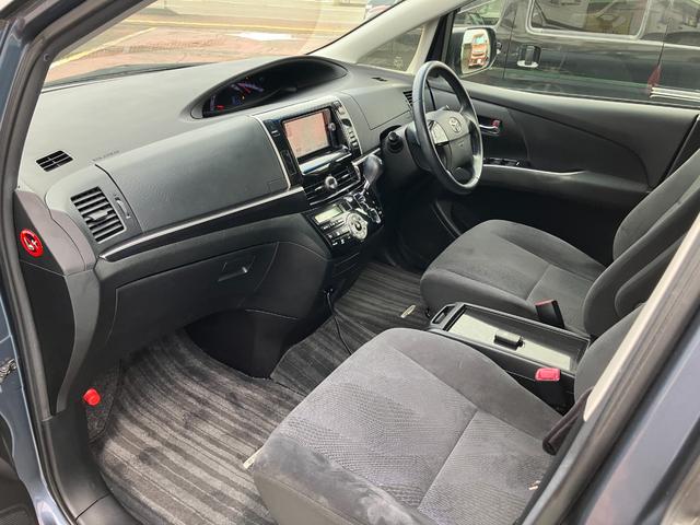 納車整備につきましては、国家資格を持つ、経験豊富な自動車整備士が、納車点検を実施し、不具合箇所を整備した上で納車させていただきます。