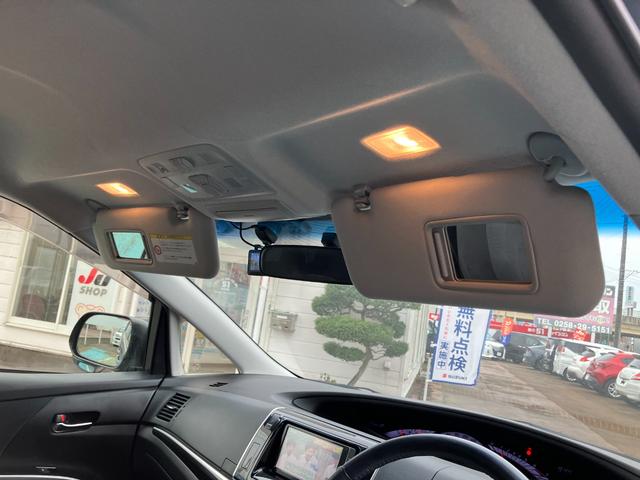 運転席＆助手席照明付きバニティミラー