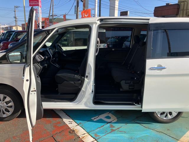 セレナ X VセレクションII 4WD 純正9インチフルセグナビTV アラウンドビューモニター 両側パワースライドドア エマージェンシーブレーキ パーキングアシスト ETC(5枚目)