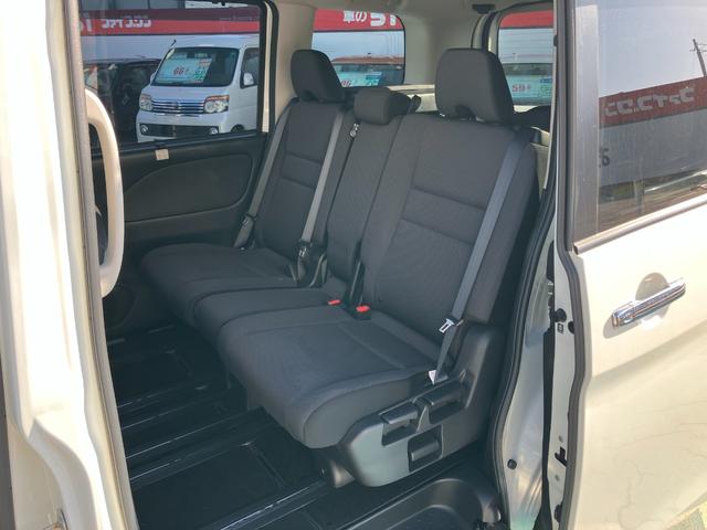 セレナ X VセレクションII 4WD 純正9インチフルセグナビTV アラウンドビューモニター 両側パワースライドドア エマージェンシーブレーキ パーキングアシスト ETC(10枚目)