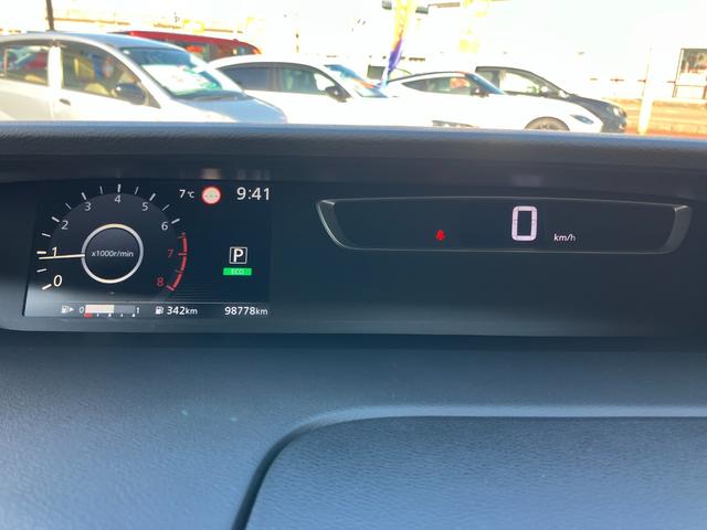 セレナ X VセレクションII 4WD 純正9インチフルセグナビTV アラウンドビューモニター 両側パワースライドドア エマージェンシーブレーキ パーキングアシスト ETC(12枚目)