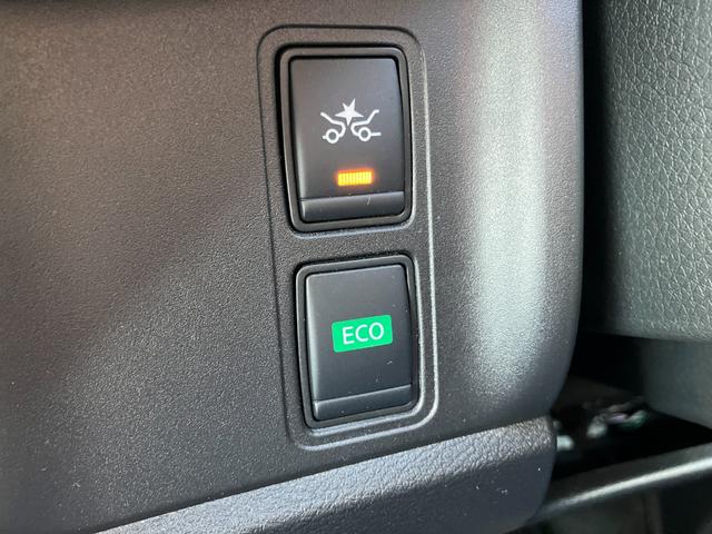 セレナ X VセレクションII 4WD 純正9インチフルセグナビTV アラウンドビューモニター 両側パワースライドドア エマージェンシーブレーキ パーキングアシスト ETC(27枚目)