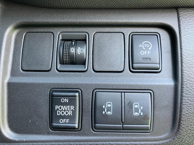 セレナ X VセレクションII 4WD 純正9インチフルセグナビTV アラウンドビューモニター 両側パワースライドドア エマージェンシーブレーキ パーキングアシスト ETC(28枚目)