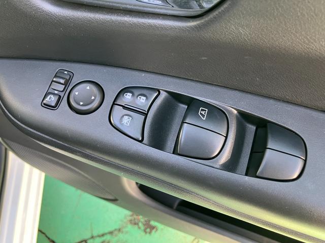 セレナ X VセレクションII 4WD 純正9インチフルセグナビTV アラウンドビューモニター 両側パワースライドドア エマージェンシーブレーキ パーキングアシスト ETC(29枚目)