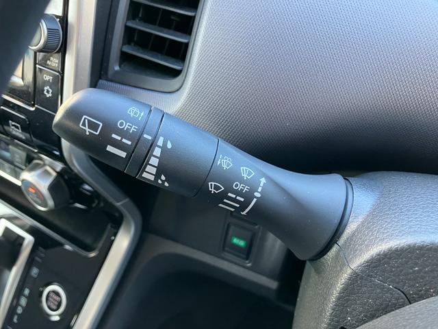 セレナ X VセレクションII 4WD 純正9インチフルセグナビTV アラウンドビューモニター 両側パワースライドドア エマージェンシーブレーキ パーキングアシスト ETC(31枚目)