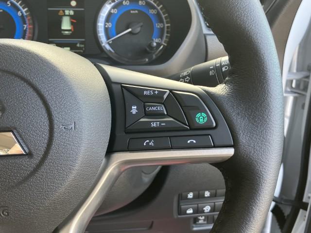 デリカミニ G プレミアム リミテッドエディション /4WD/届出済未使用車/e-アシスト/マイパイロット/ハンズフリー両側パワースライドドア/マルチアラウンドモニター/自動防眩ルームミラー/革巻きステアリング/LEDヘッドランプ/ハーフレザーシート(7枚目)