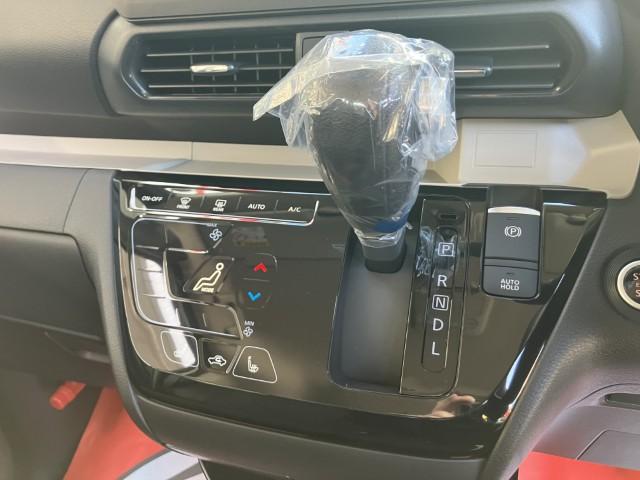 デリカミニ G プレミアム リミテッドエディション /4WD/届出済未使用車/e-アシスト/マイパイロット/ハンズフリー両側パワースライドドア/マルチアラウンドモニター/自動防眩ルームミラー/革巻きステアリング/LEDヘッドランプ/ハーフレザーシート(13枚目)