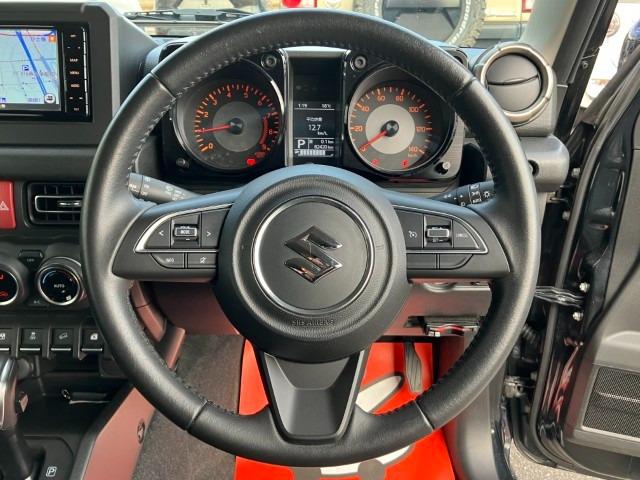 ジムニー ＸＣ　／セーフティサポート／ドライブレコーダー／スマートキー／ＬＥＤヘッドランプ／ヘッドランプウォッシャー／オートライト／ブルートゥース対応フルセグナビ／革巻きステアリング／ステアリングスイッチ（7枚目）