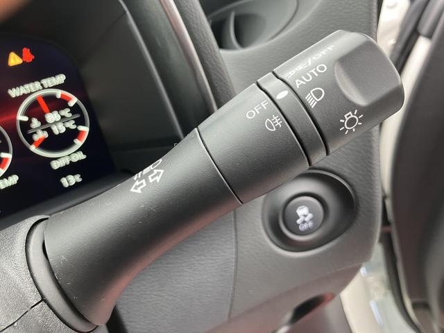 フェアレディZ ニスモ 2025年モデル フジツボマフラー 純正フルセグナビ バックカメラ レカロ製ハーフレザーシート(19枚目)